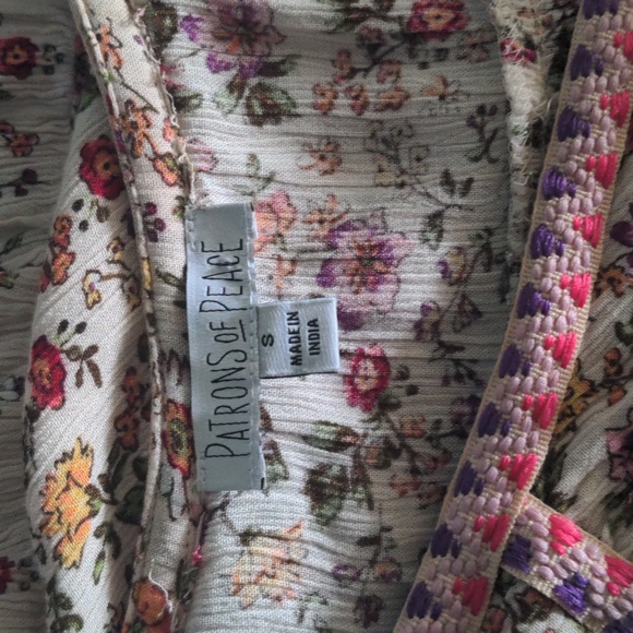 Boho Patrons of Peace Floral Top - Picture 6 of 6